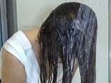 茶髪ラウンジ嬢 サロンケア後の艶々ヘアで着衣シャンプー